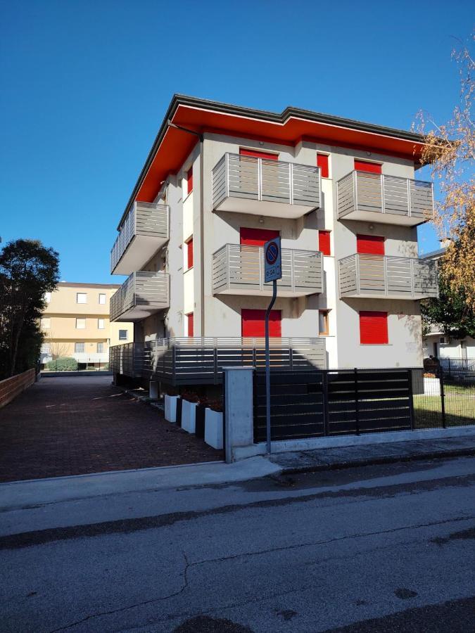 Villa Alpi Lignano Sabbiadoro Exterior photo